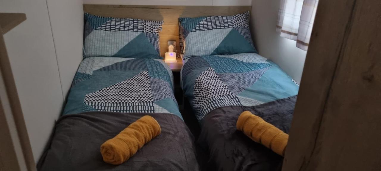 Vix Ventures, Autistim Friendly, Family & Dog Friendly Caravan *