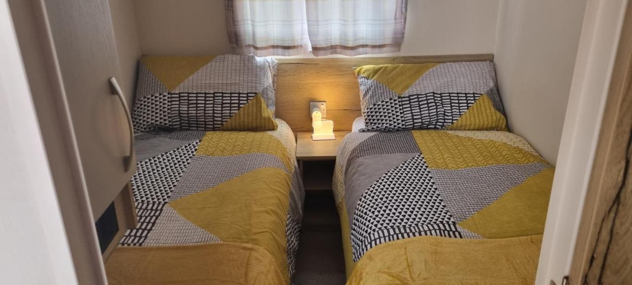 Apartment Vix Ventures, Autistim Friendly, Family & Dog Friendly Caravan