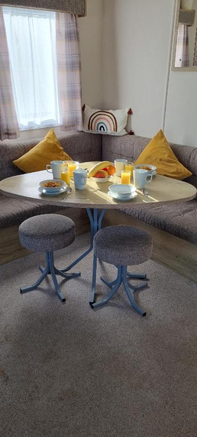 Vix Ventures, Autistim Friendly, Family & Dog Friendly Caravan Apartment