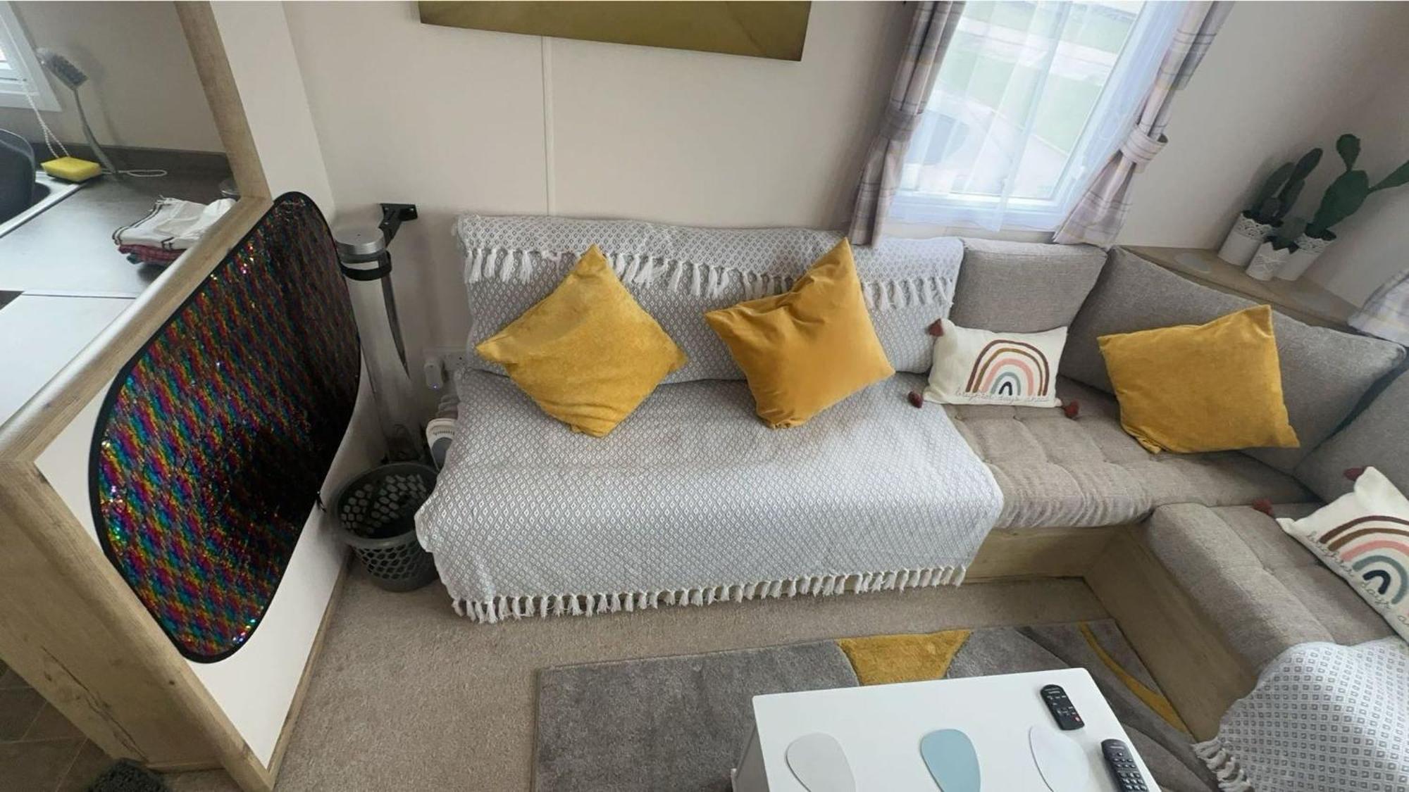 Vix Ventures, Autistim Friendly, Family & Dog Friendly Caravan *