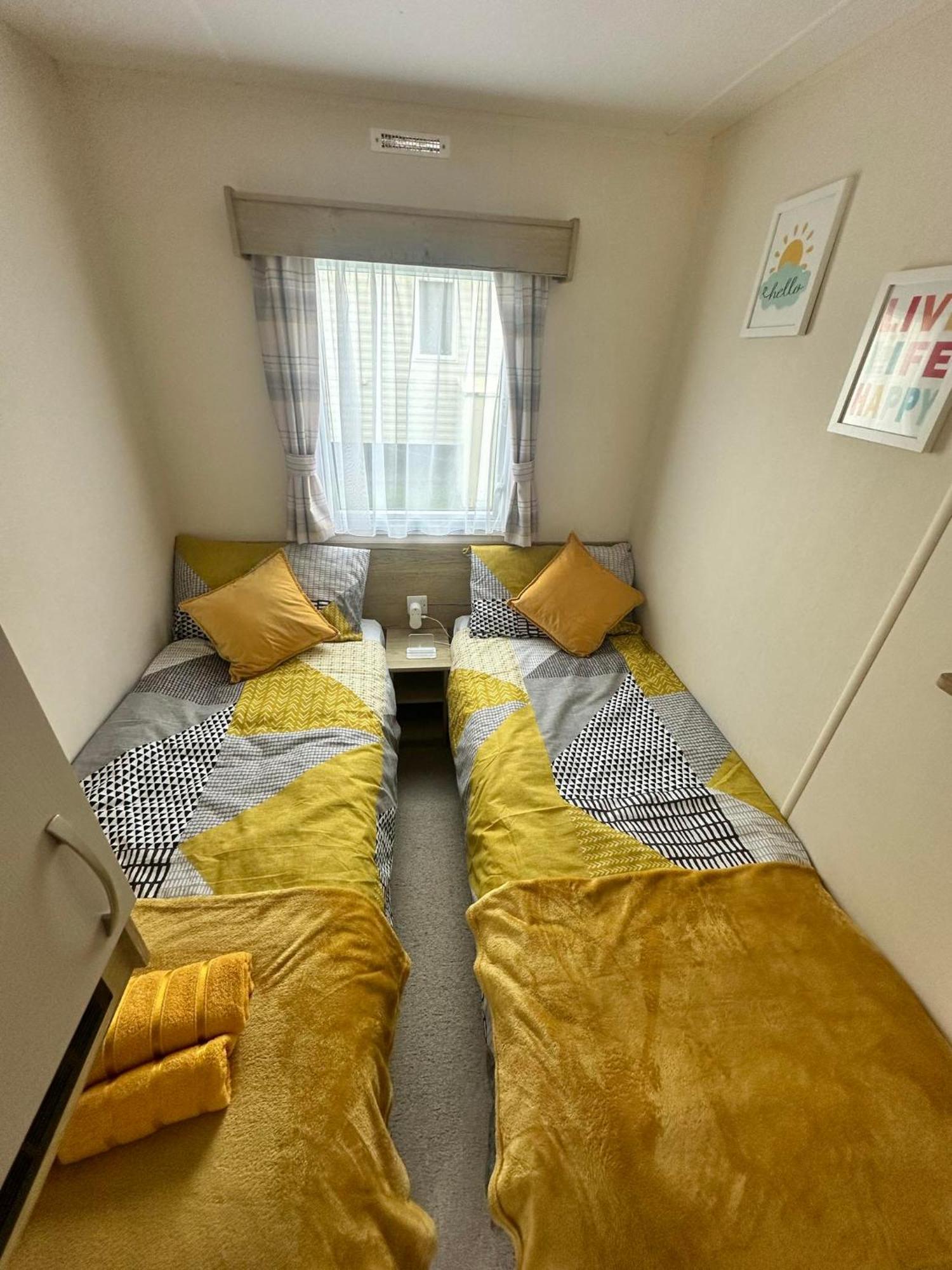 Vix Ventures, Autistim Friendly, Family & Dog Friendly Caravan Apartment *